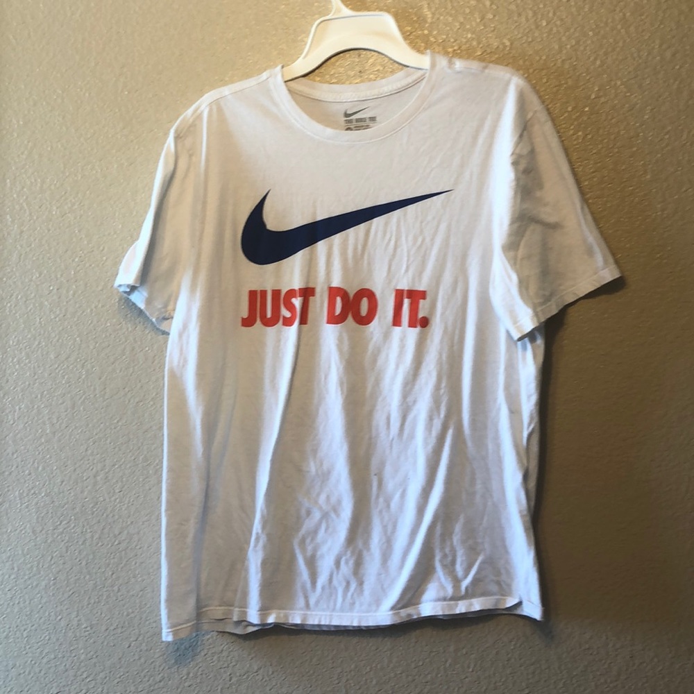 nike tee